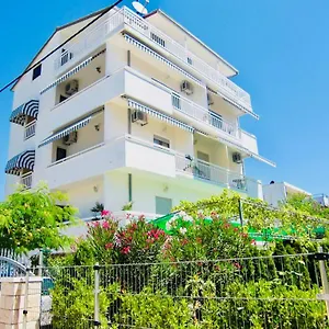 Apartament Ruza, Kaštela